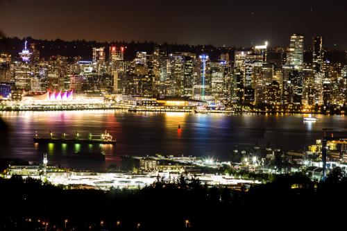 Emperial Suites — 4-Star Luxury Hotel in North Vancouver, Canada