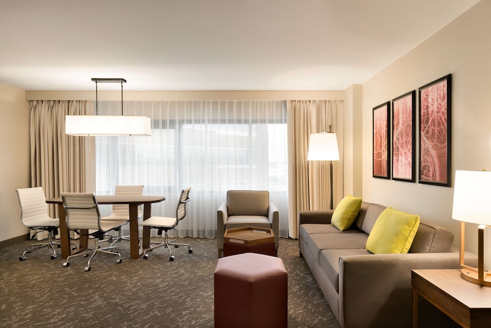 Embassy Suites by Hilton Phoenix Downtown North - photo 23