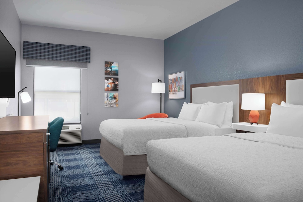 Hampton Inn Russellville - photo 15