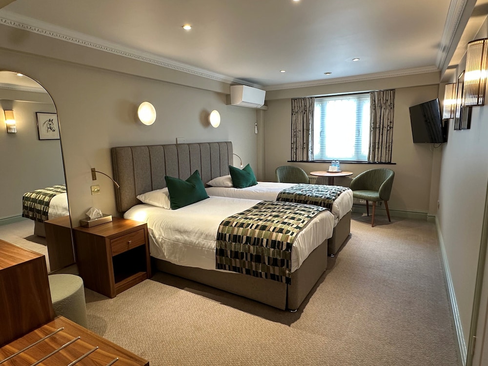 Stirrups Hotel - carbon neutral hotel in Bracknell