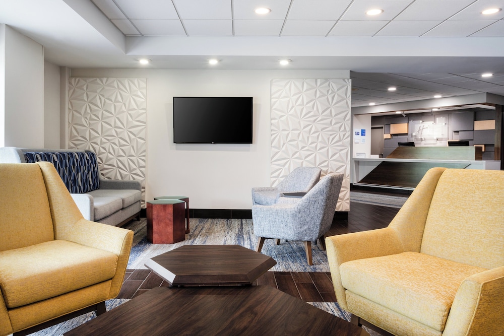 Holiday Inn Express & Suites Cincinnati Riverfront by IHG - photo 57