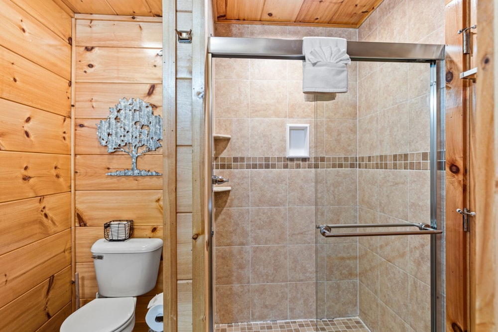 Rustic Mountain Retreat by Ghosal Luxury Lodging - photo 46