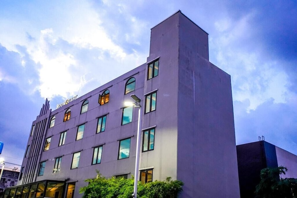 RoomQuest Bangkok Don Mueang Airport
