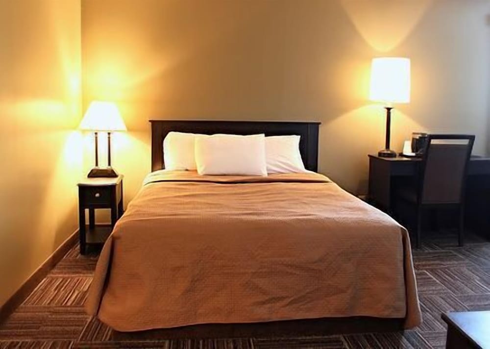 Sunlac Inn Devils Lake - photo 12