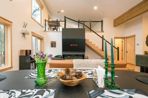 Modern Lakeview Escape with Hot Tub & Game Room in Mchenry, United States