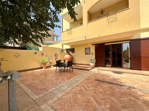 Inosim Casa vacanze — 4-Star Luxury Hotel in Selargius, Italy