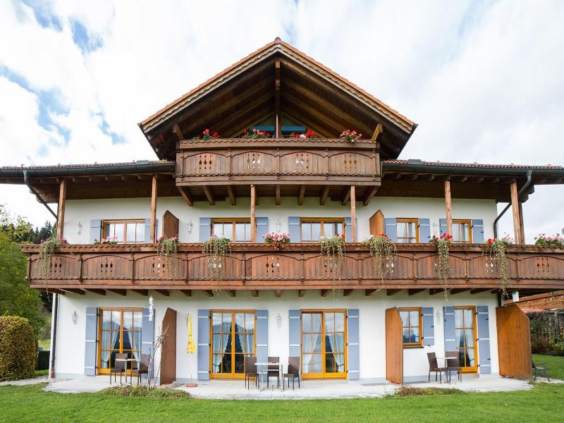 Berggasthof Weingarten - carbon neutral hotel in Prien Am Chiemsee