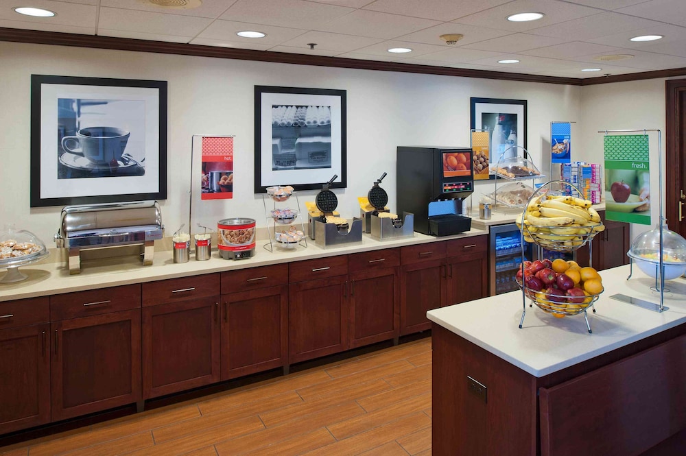 Hampton Inn & Suites Bethlehem - photo 35