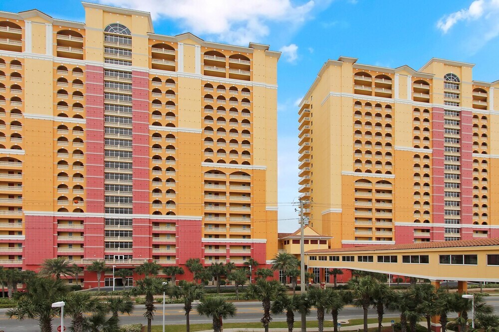 Calypso Resort and Towers by Book That Condo - photo 2