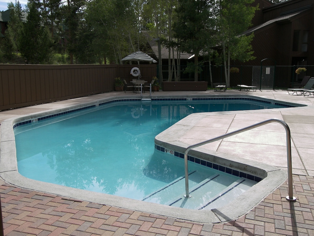 Wild Irishman 2 bed 2 bath Sleeps 9 WIBH - photo 16