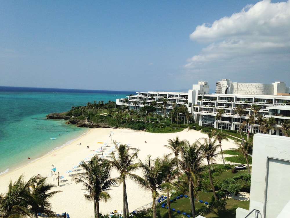 Palace in Moon Beach - last minute hotel in Okinawa