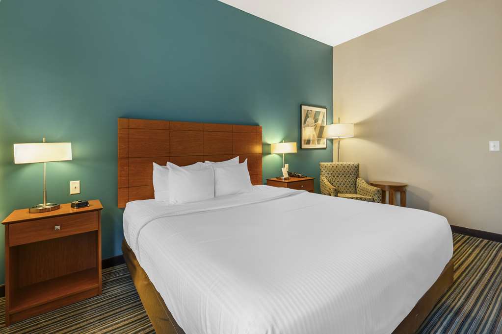 Best Western Plus Tuscumbia Muscle Shoals Hotel and Suites - photo 15