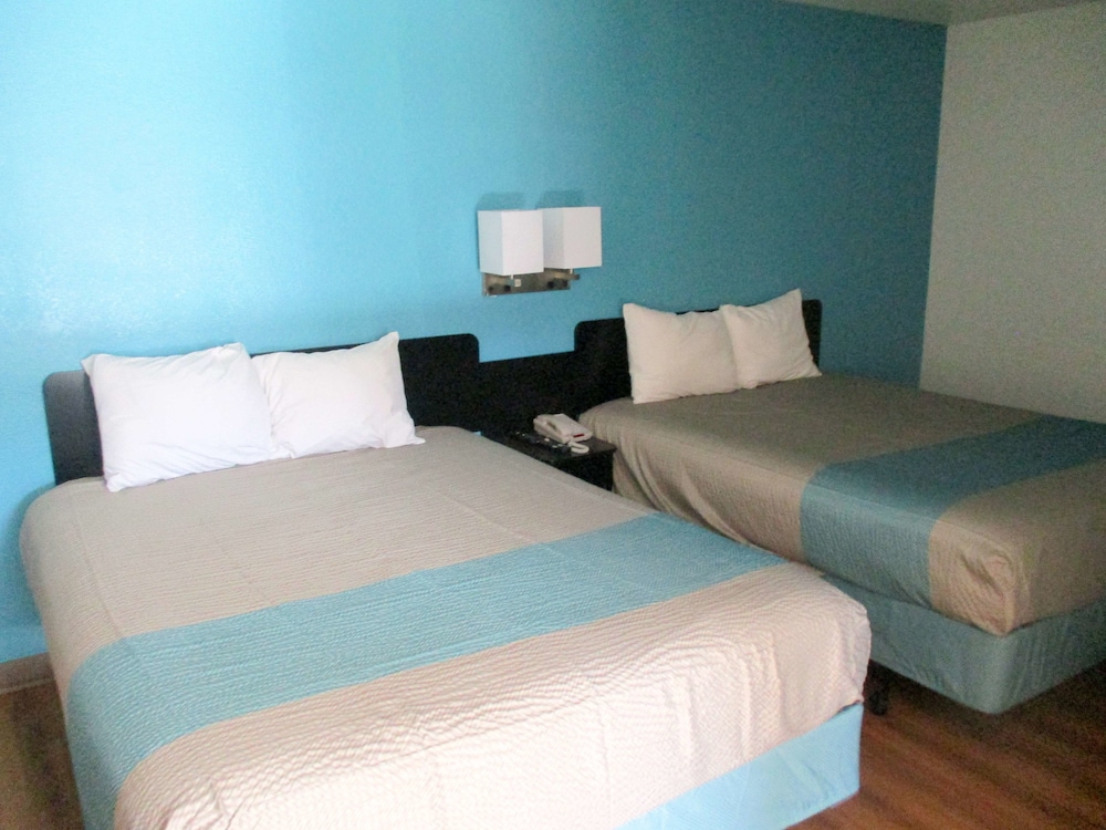 Motel6 Prairie Du Chien WI - photo 23