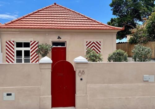 The Boat House Sea Front And Private Pool — 4-Star Luxury Hotel in Funchal, Portugal