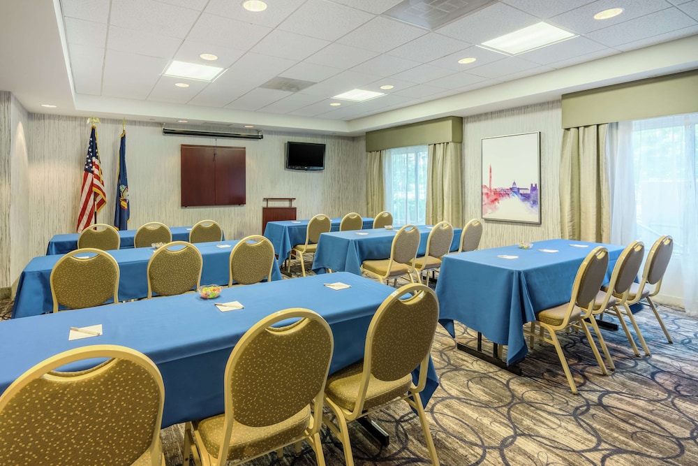 Hampton Inn Clifton Park - photo 33
