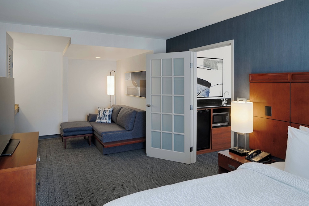 Courtyard by Marriott Springfield Downtown - photo 13