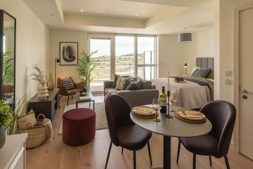Large Luxurious Studio Dublin18 — 4-Star Luxury Hotel in Dublin, Republic of Ireland