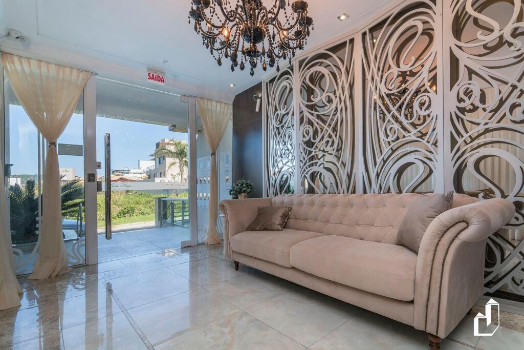 Kremer Residence: Apto 202 amplo próximo ao mar