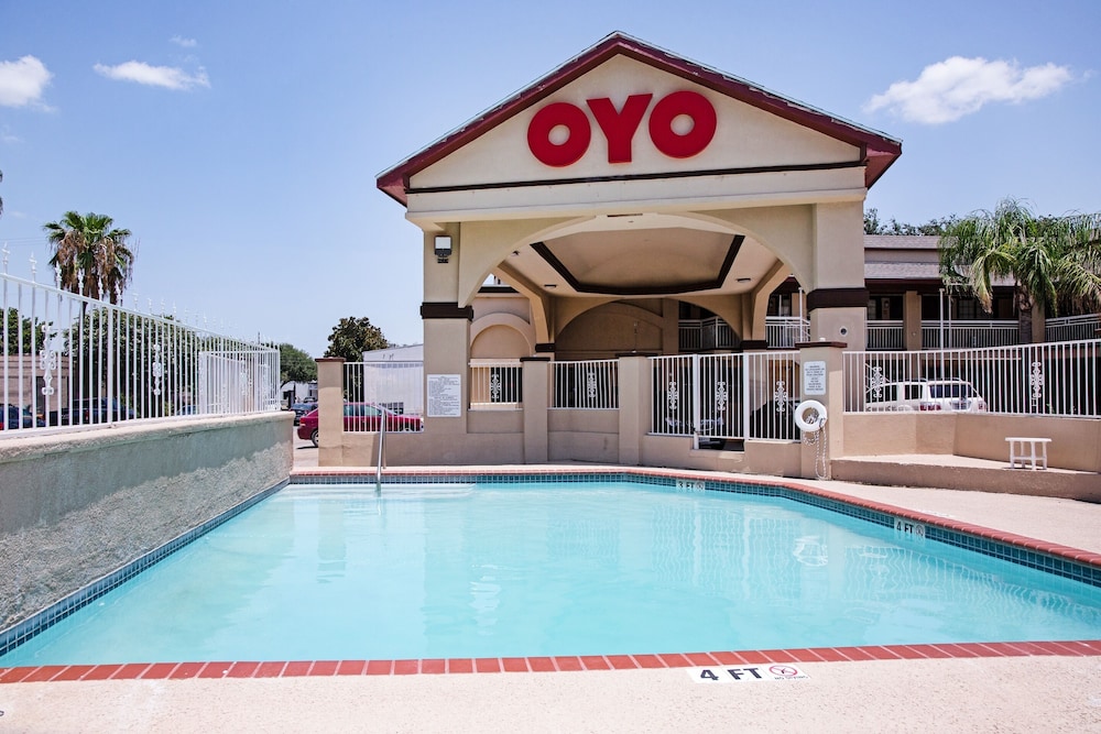OYO Hotel McAllen Airport South - featured photo
