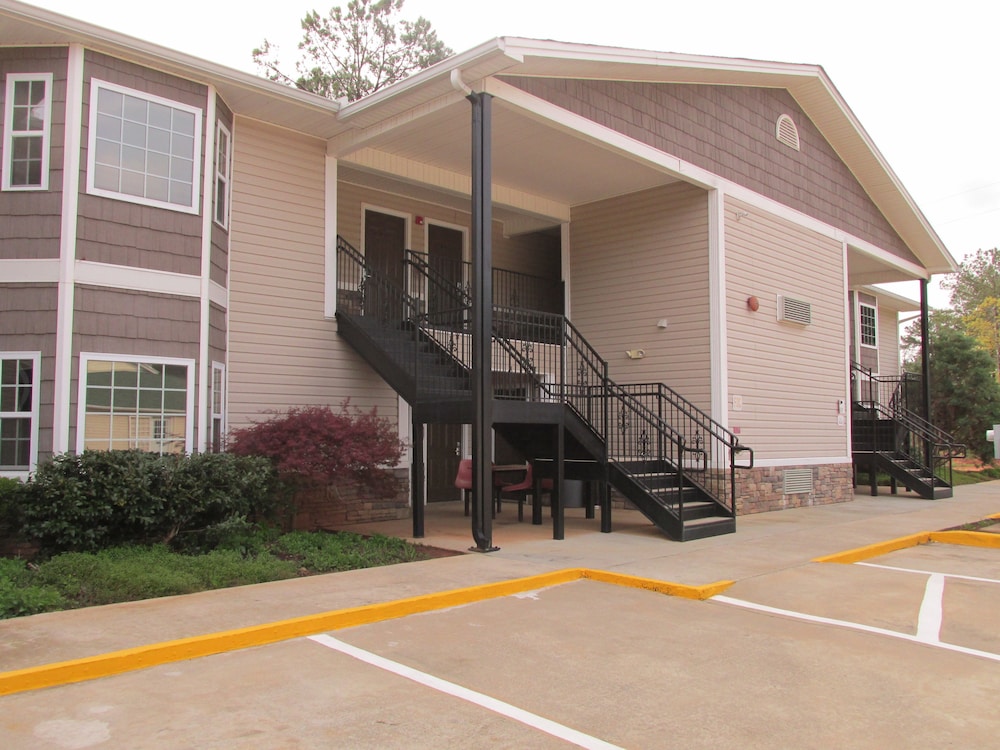 High Falls Inn and Suites - photo 22