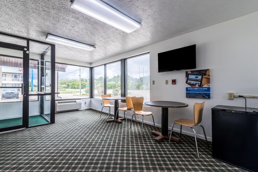 Motel 6 Attalla AL - photo 5