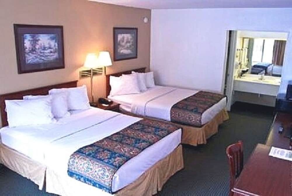 Carmel Inn & Suites - photo 11