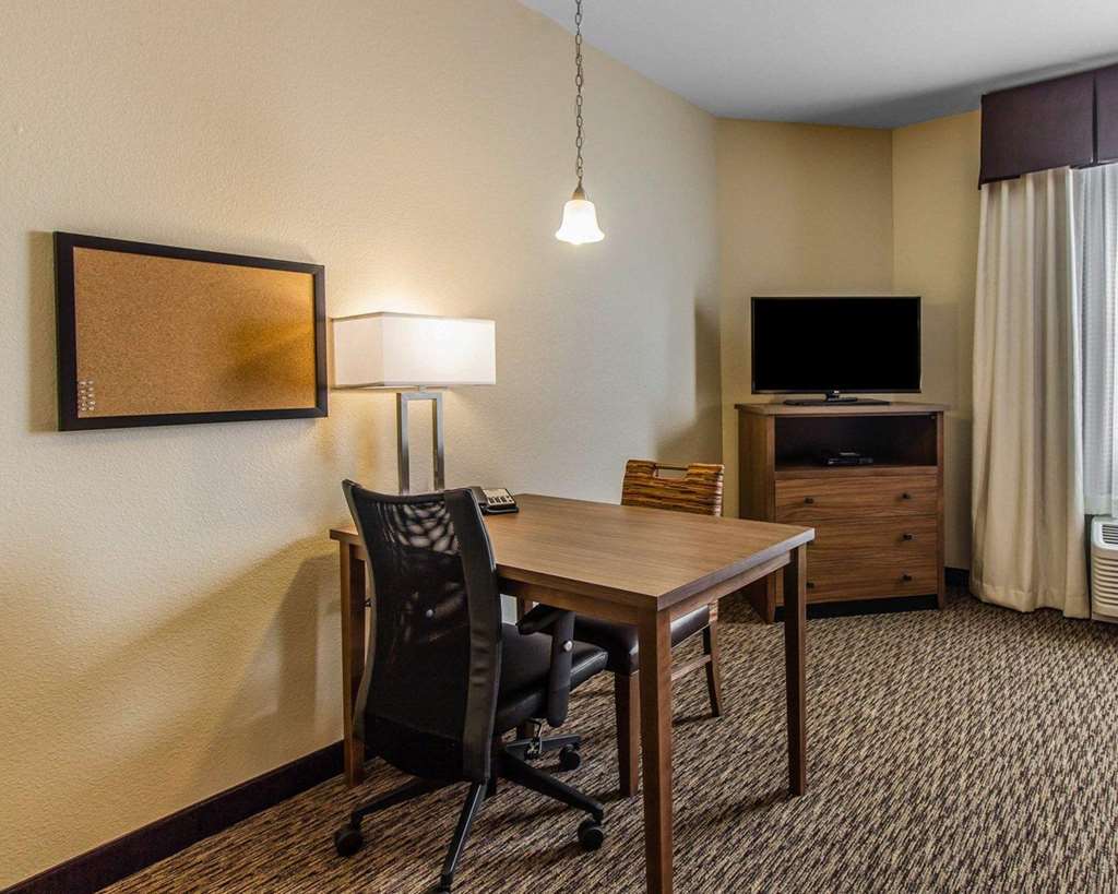 MainStay Suites Watford City Event Center - photo 7