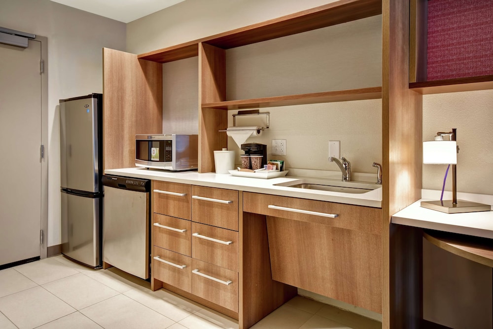 Home2 Suites by Hilton Springfield North - photo 12