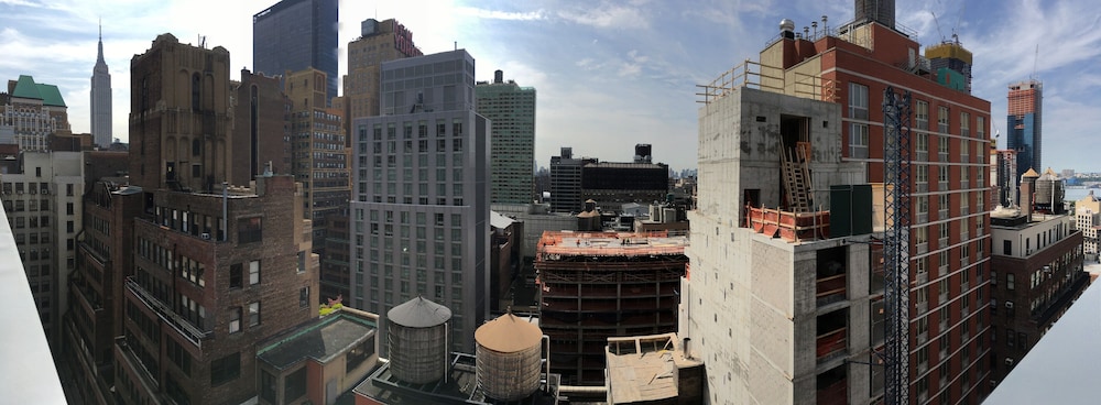 Hilton Garden Inn New York Times Square South - photo 22