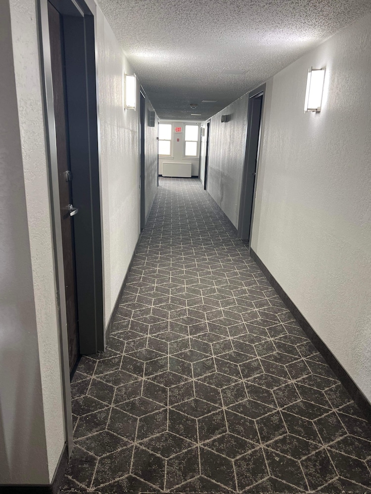 Days Inn by Wyndham Manitowoc - photo 18