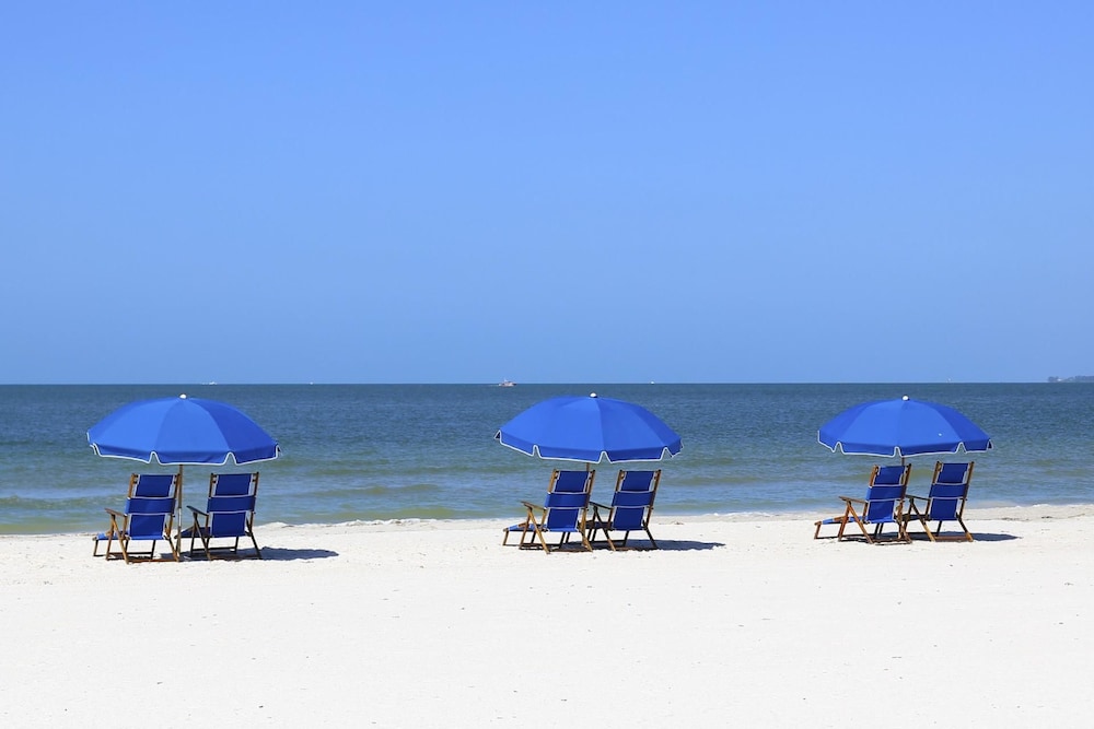 Lovers Key Resort #301 by RedAwning — hotel in Fort Myers Beach