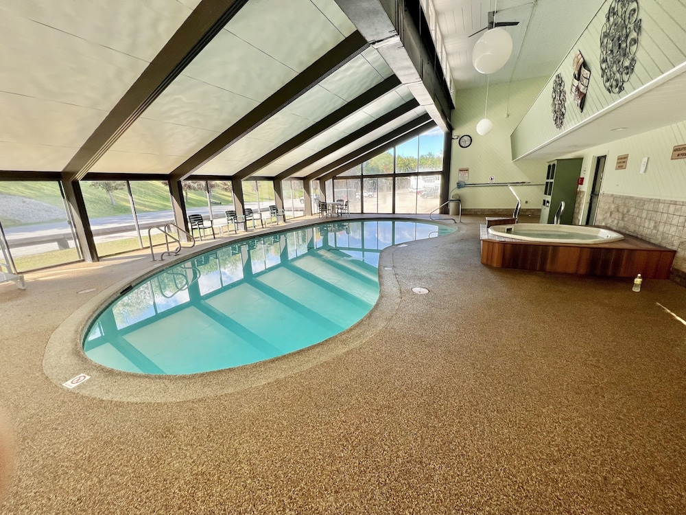 Town and Country Inn & Resort - photo 32