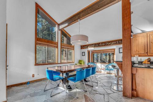 Northstar Retreat with Hot Tub & FREE Shuttle Access in Truckee, United States