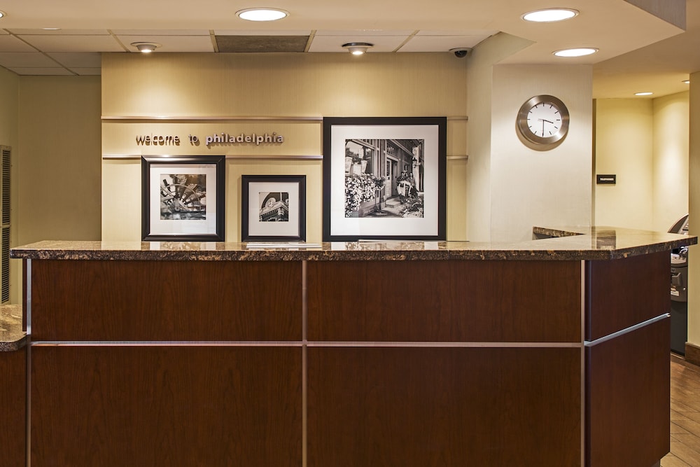 Hampton Inn Philadelphia International Airport - photo 2