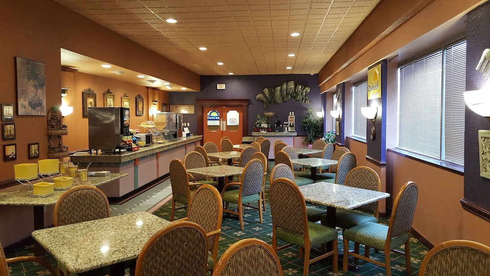 Days Inn by Wyndham Durham Near Duke University - photo 61