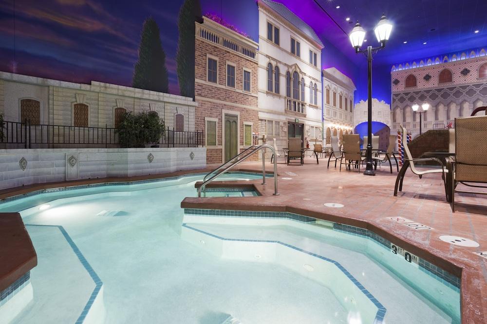 Venetian Waterpark at Holiday Inn Hotel Maple Grove Arbor Lakes - photo 10