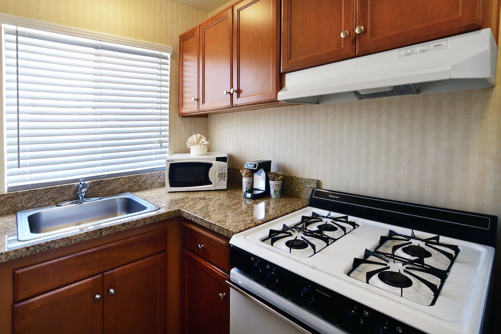 Lamplighter Inn & Suites at SDSU - photo 59
