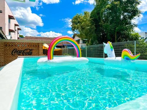 Kluang Swimming Pool Blues 11 Retro Homestay — 4-Star Luxury Hotel in Kluang, Malaysia