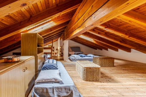 Casa Beatrice Wifi Parcheggio E Vista Montagna Cour 0231 — 4-Star Luxury Hotel in Courmayeur, Italy