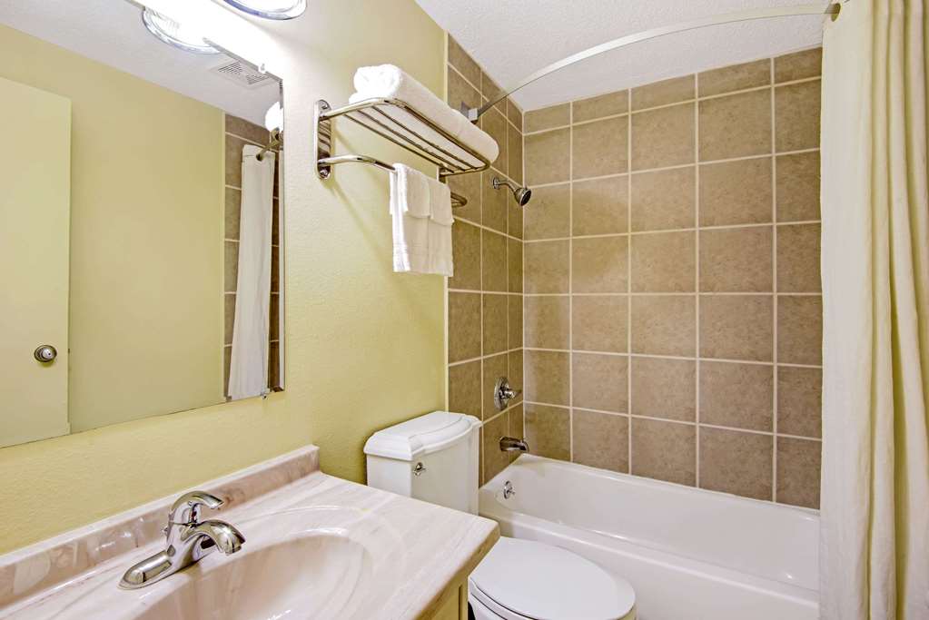 Baymont by Wyndham Liberty MO - photo 15
