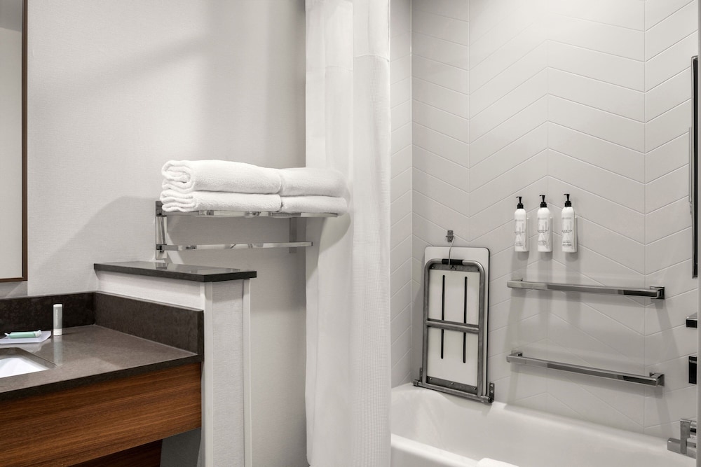 Fairfield by Marriott Inn & Suites Baraboo - photo 16