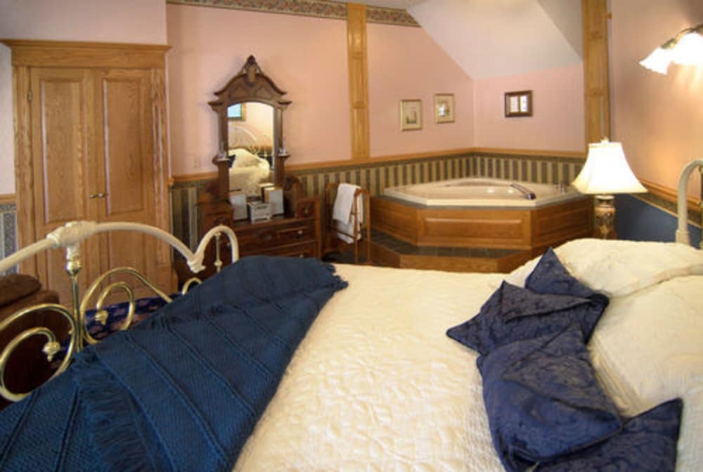 Old Rittenhouse Inn - photo 13