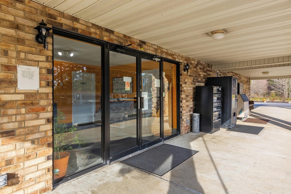 Budget Host Inn by Hotel O Portland near I 65 - photo 30