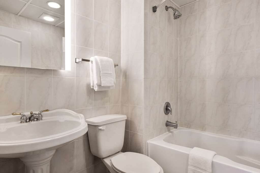 Days Inn by Wyndham Ocean City Oceanfront - photo 25