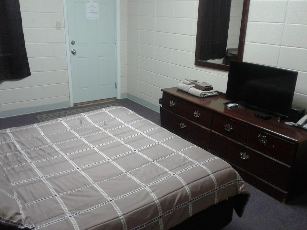 Dighton Inn - photo 9