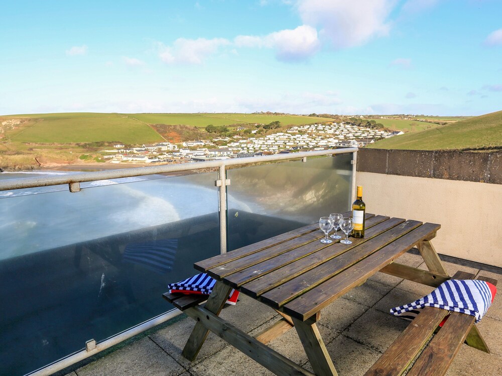 2 The Bay — 4-Star Luxury Hotel in Kingsbridge, United Kingdom