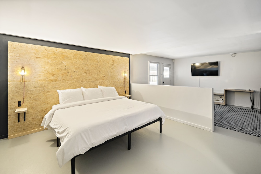 The Brooks Motel - photo 2