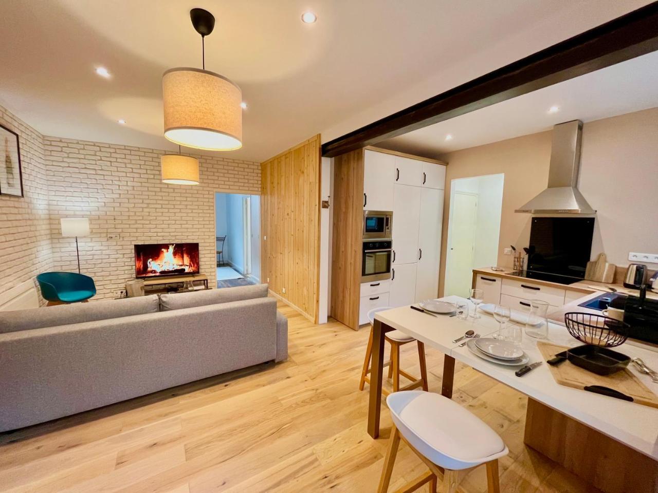 Arthys Un Exterieur Au Centre Ville in Reims, France