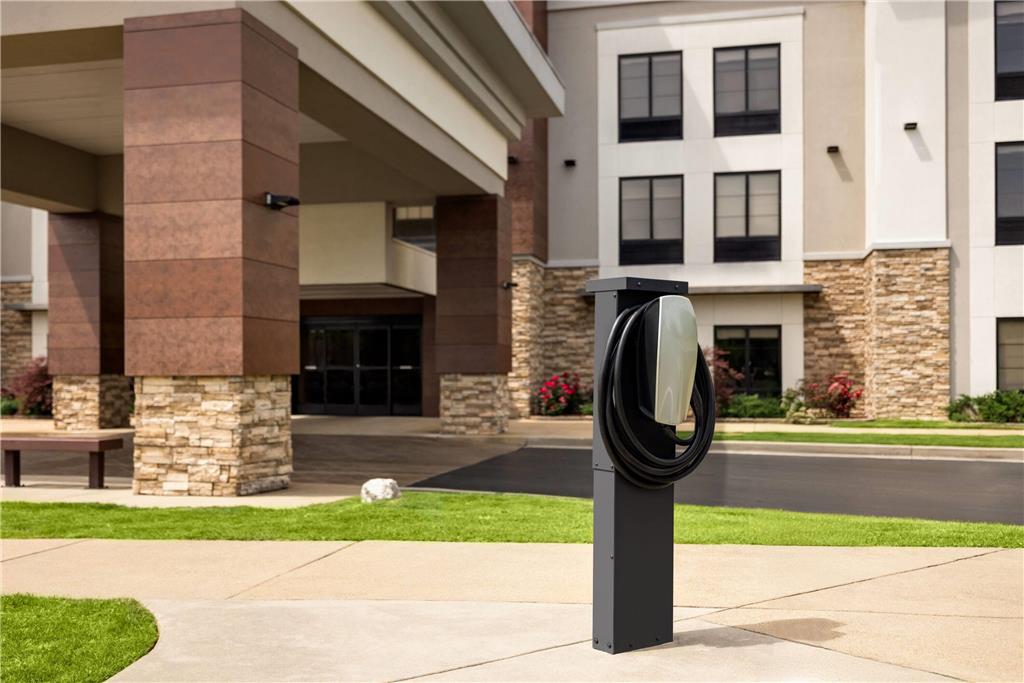 La Quinta Inn & Suites by Wyndham Memphis Wolfchase - photo 55