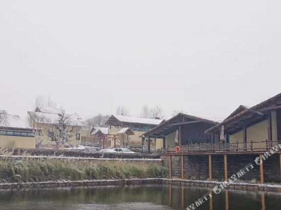 Dahong Yunqi Resort Hotel — hotel in Zoucheng